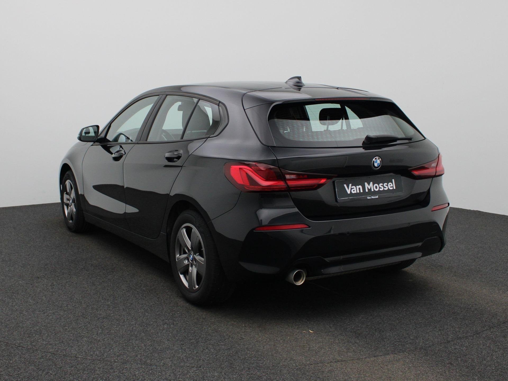 BMW 1 Serie Hatch 116iA (80 kW) (automatique), Autos, Achat, Volant multifonction, Entreprise, 1415 kg