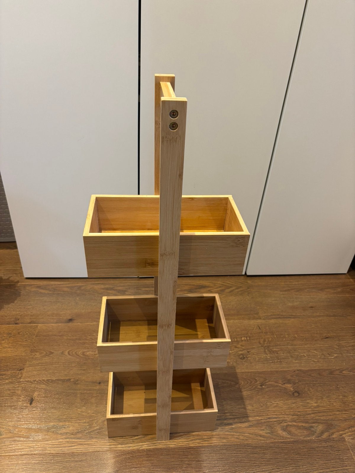 Petite étagère/rangement étroit en bambou sur 3 niveaux, Maison & Meubles, Utilisé, Étagère, Autres matériaux, Avec poignée