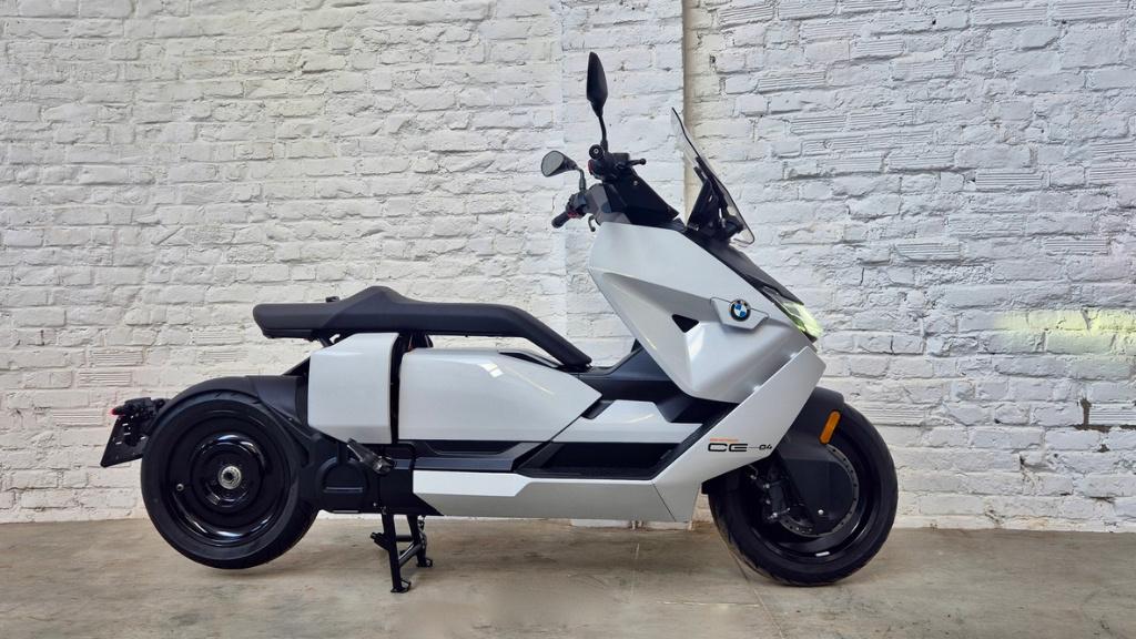 BMW CE 04 – Elektrisch – BTW Moto – 700 KM @motomobilia, Motoren, Scooter, Minimaal motorrijbewijs A2, 12 t/m 35 kW, Handvatverwarming