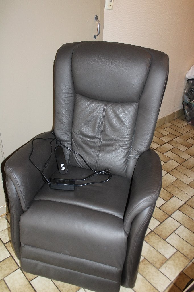 Relax électrique avec 1 moteur/élévateur - Cuir/PVC Dalton., Maison & Meubles, Fauteuils, Utilisé, Synthétique, 50 à 75 cm, 75 à 100 cm