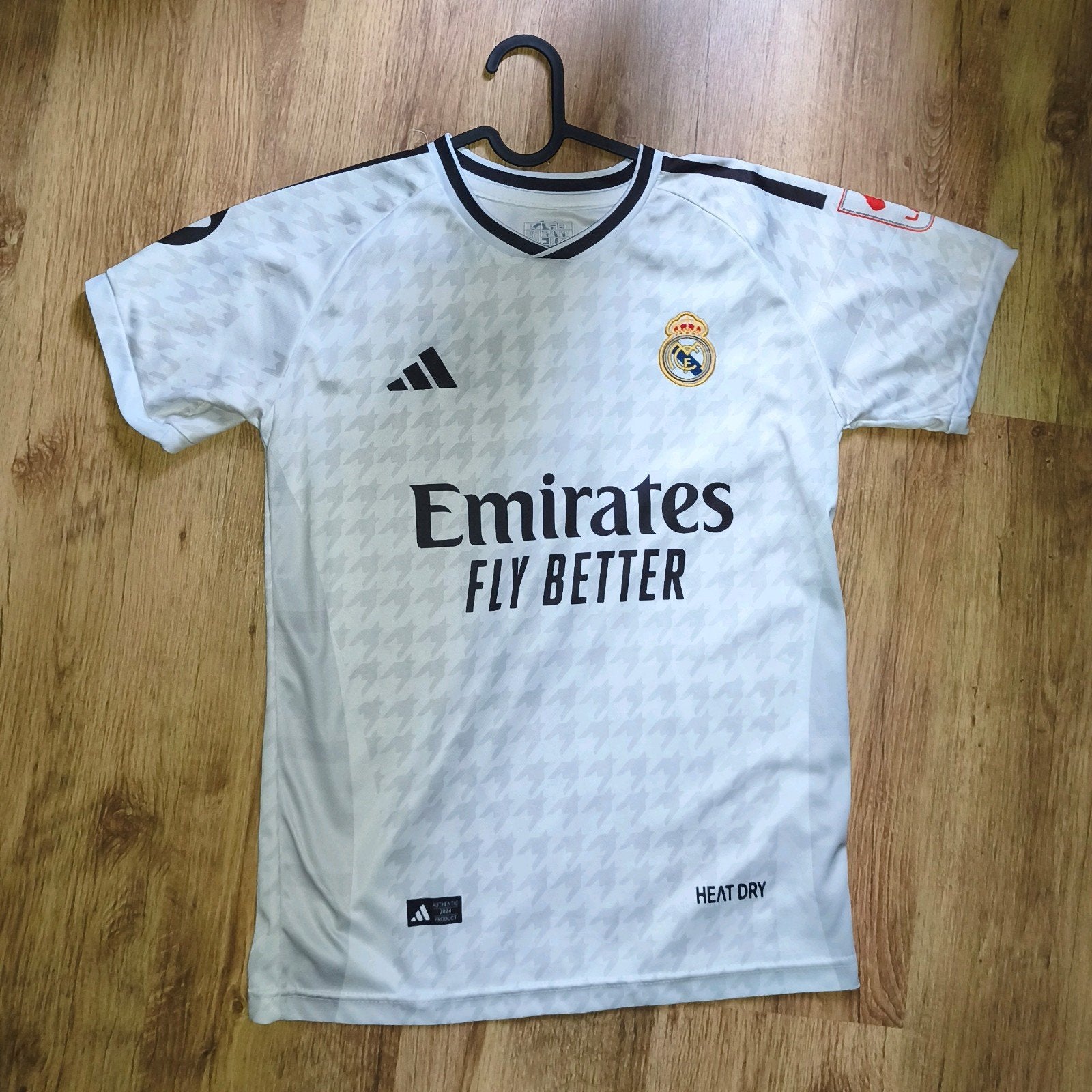 Maillot Real Madrid Mbappé #9 - Domicile (Saison 2024/2025), Vêtements | Hommes, Vêtements de sport, Enlèvement ou Envoi, Blanc