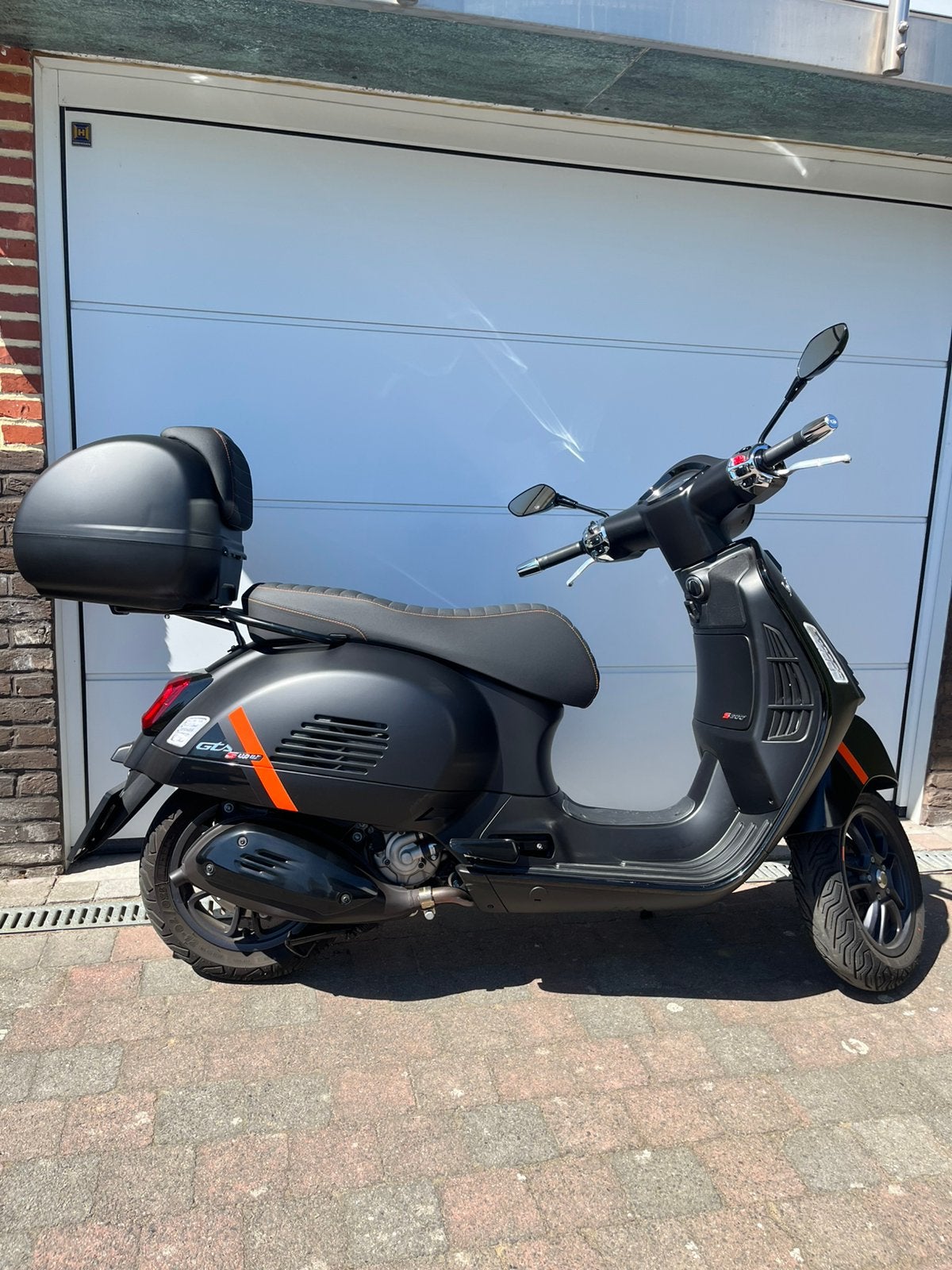 Vespa GTS 300cc super  sport, Ophalen, Zo goed als nieuw