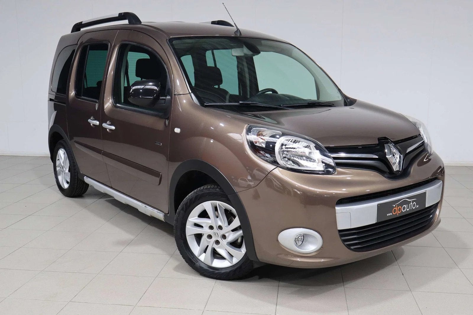 Renault Kangoo Kangoo 1.2 TCe 5 zitplaatsen (bj 2016), Auto's, Stof, Gebruikt, Euro 6, 4 cilinders