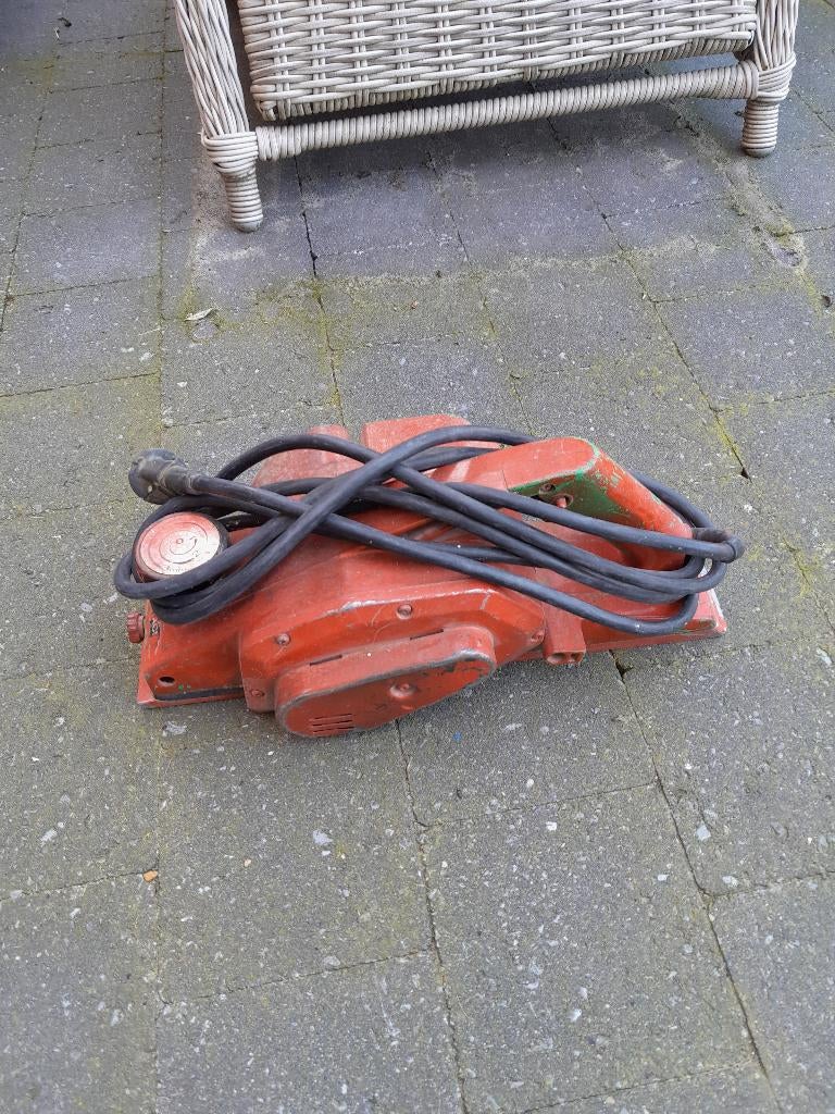 Electrische rijschaaf hitachi €72,50, Ophalen