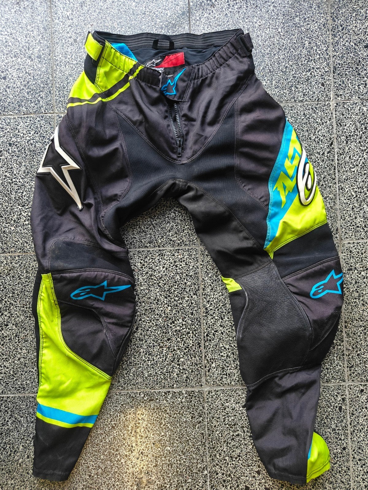 Crossbroek Alpinestars 30, Ophalen