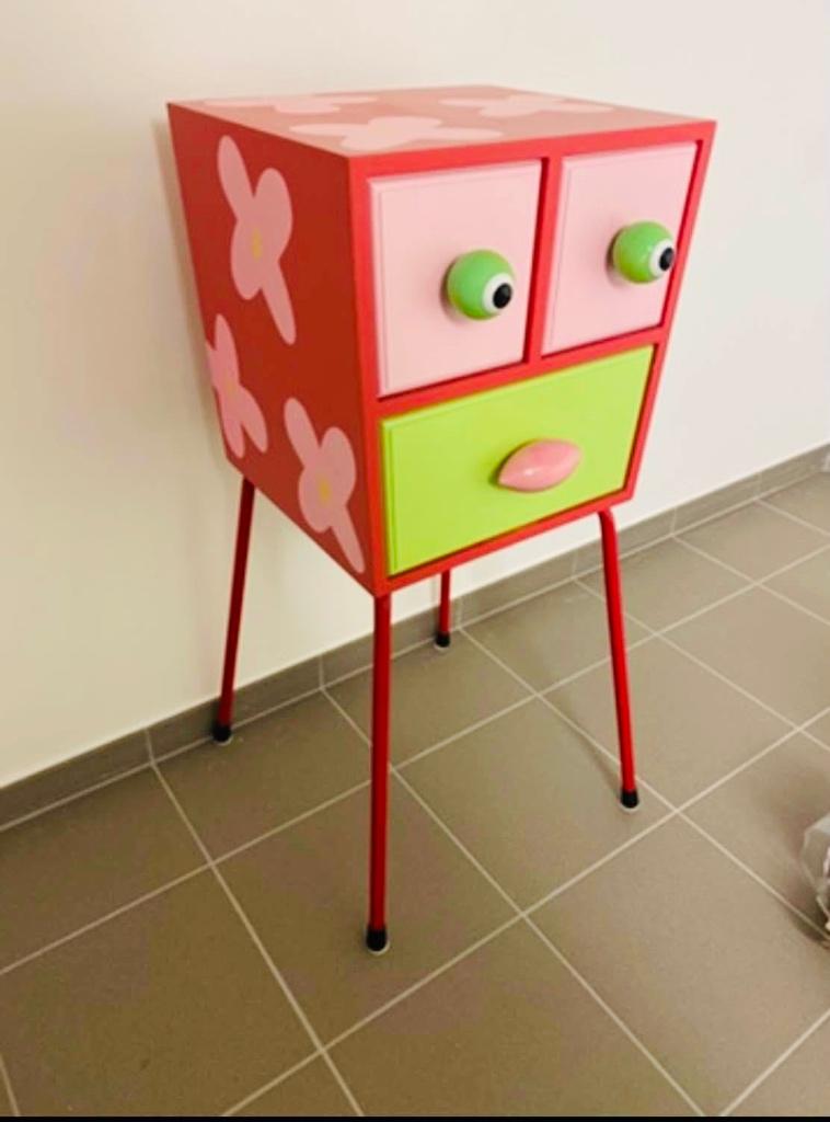 Designkastje, Enlèvement, Comme neuf