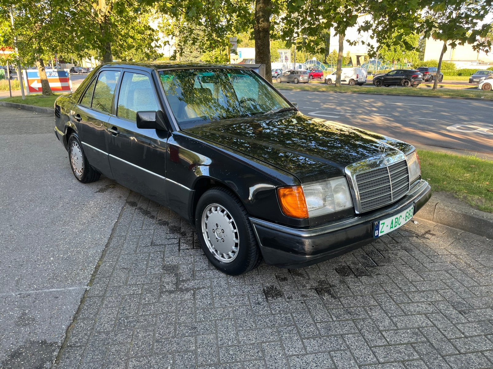 Mercedes 300E w124 oldtimer, Autos, Mercedes-Benz, Particulier, Série 300, Essence, Automatique, Cuir, Enlèvement