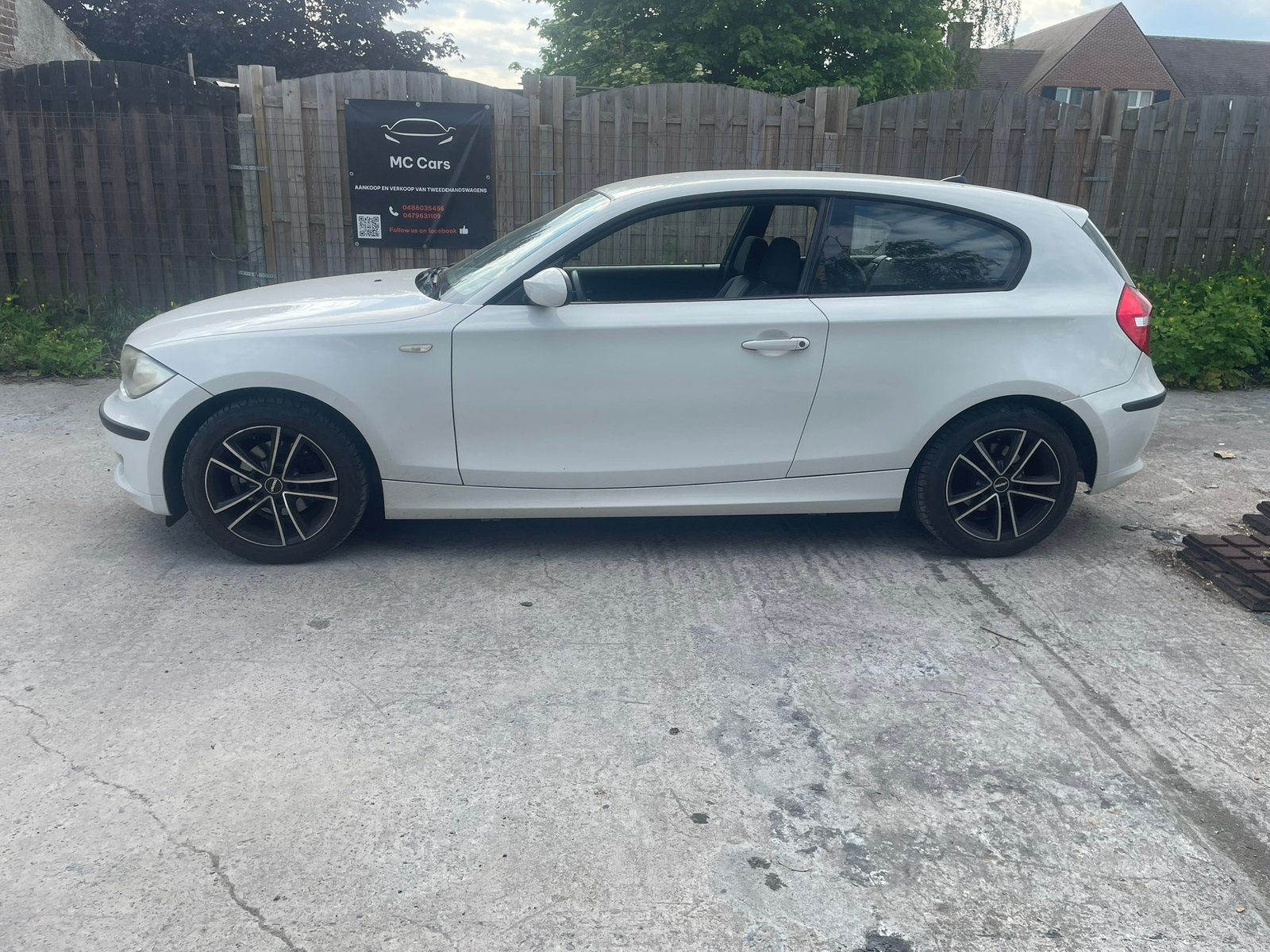 Pompe à huile Bmw 116 i cassée, 90 kW, Boîte manuelle, Noir, 5 places