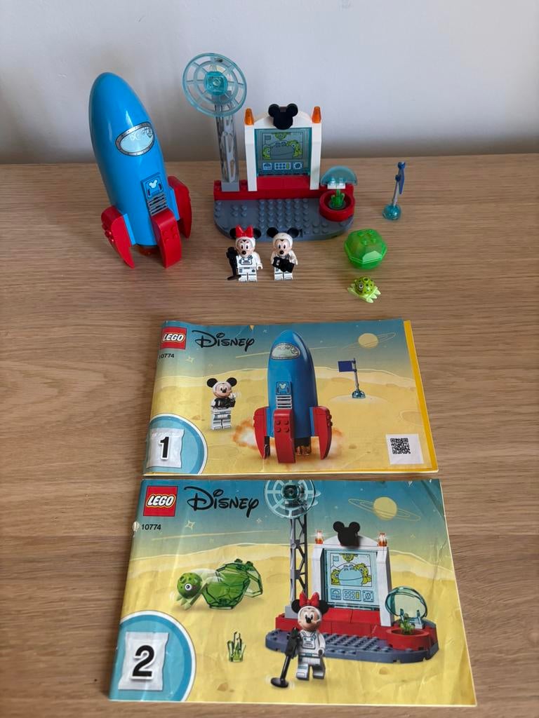 Lego disney  Mickey Mouse & Minnie Mouse Space Rocket 10774, Lego, Ophalen of Verzenden, Zo goed als nieuw, Compleet