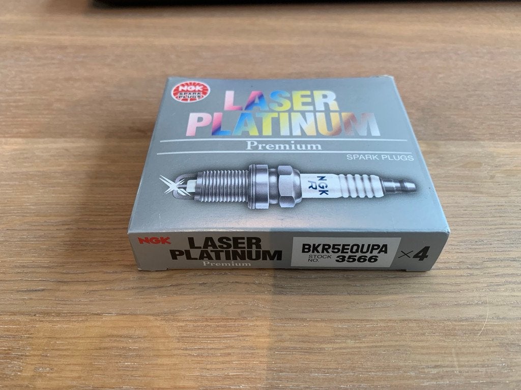 NGK BOUGIE BKR5EQUPA 3566 NIEUW 4X, Gebruikt