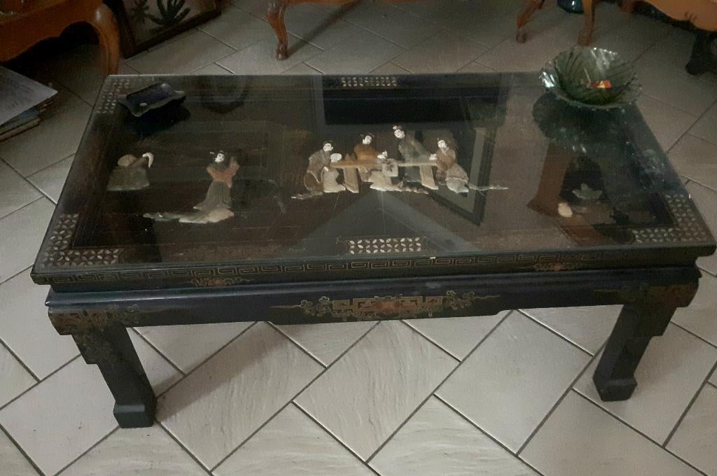 Table chinoise décorée avec pierres, Enlèvement