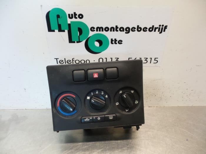 Kachel Bedieningspaneel van een Opel Zafira (Zafira A 99-), Gebruikt, -, -, Opel