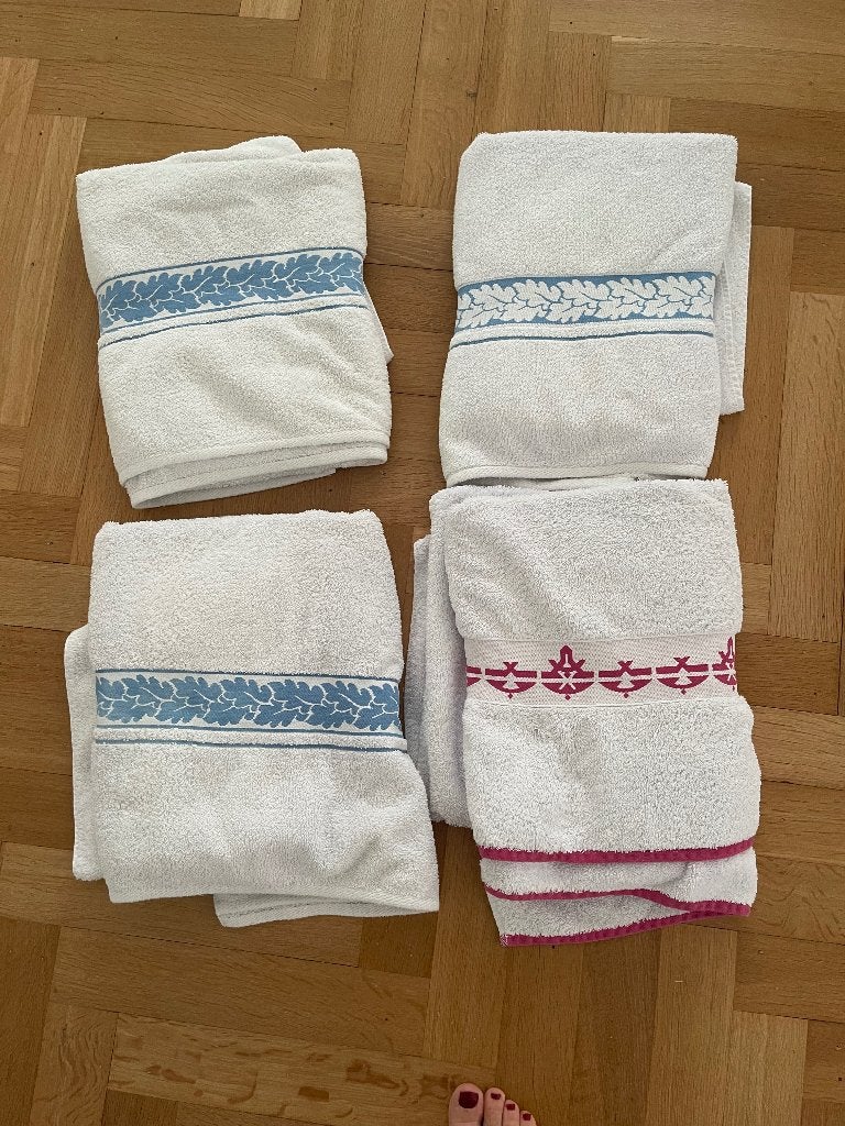 Lot de 4 essuie de bain De Witye Lietaer, Ophalen, Gebruikt, Wit, Handdoek