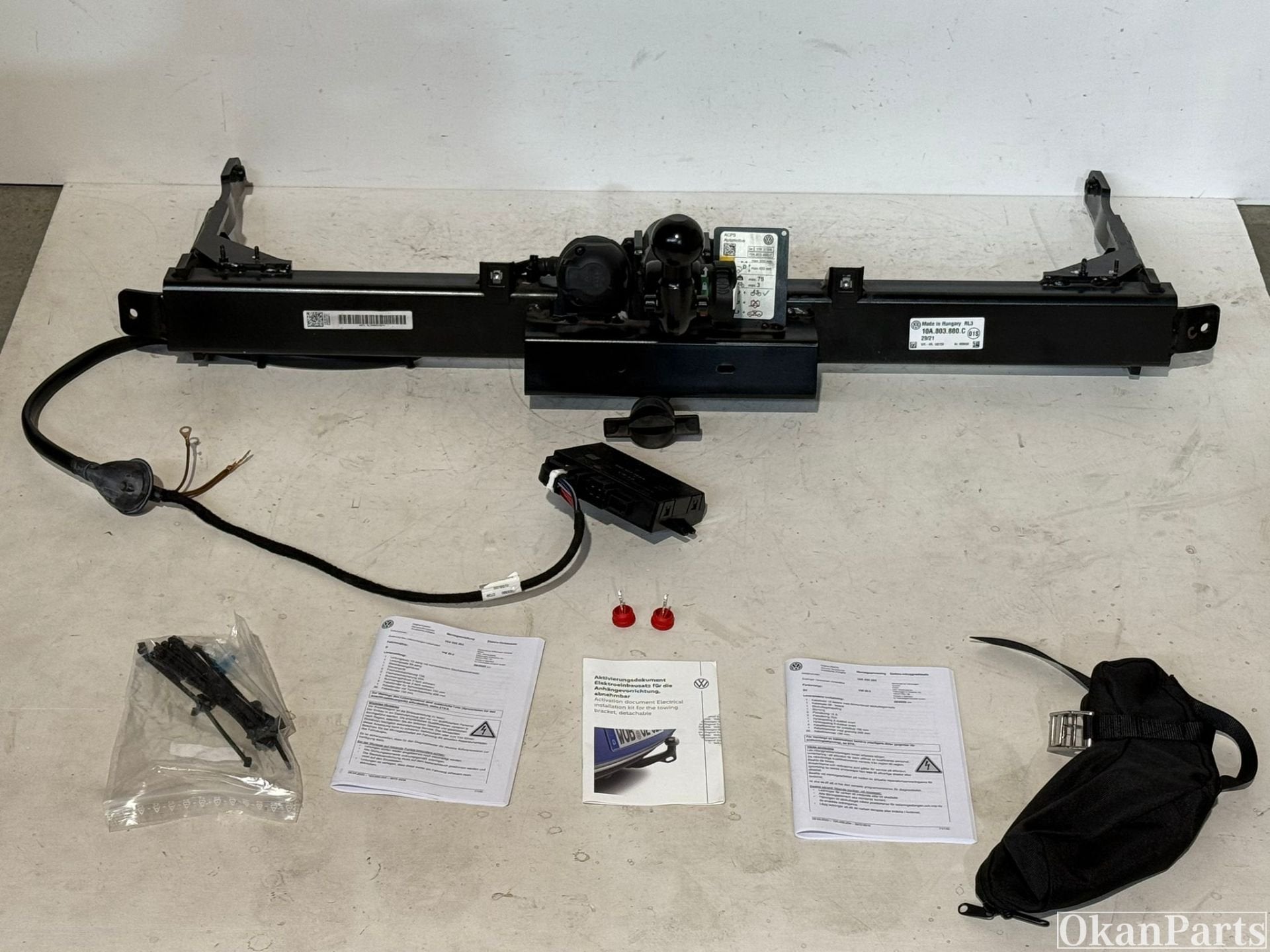VW Volkswagen ID.3 ID3 Fietsdrager trekhaak 10A803880C, Info@fabrikant.eu, Achter, Fabrikantstraat 1
1000 AA  Amsterdam, Fabrikant BV