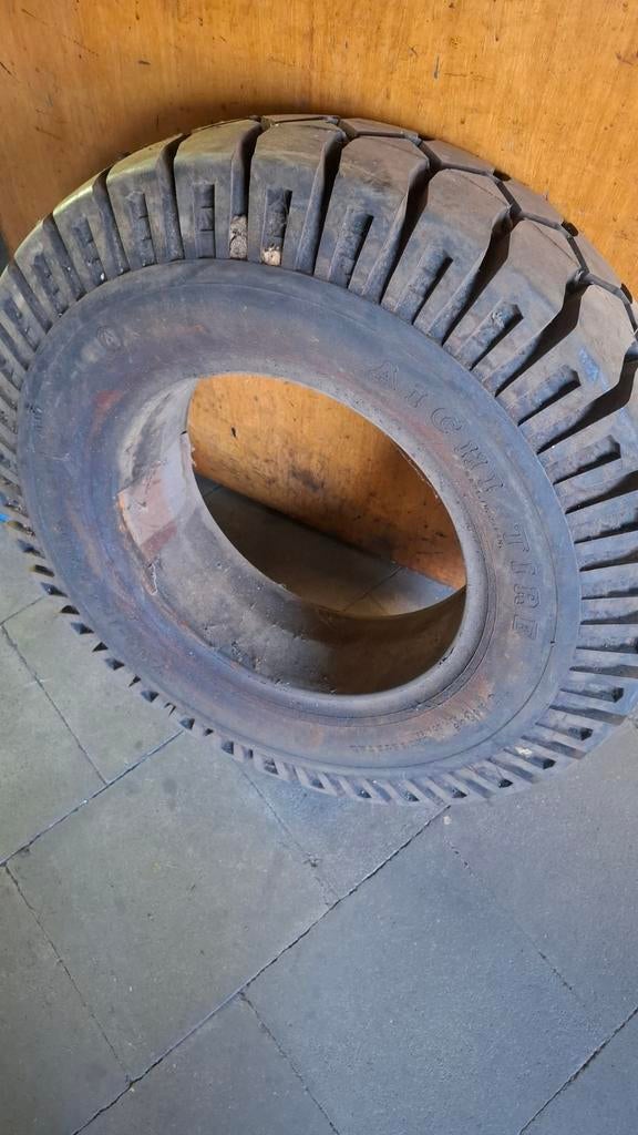 Volle heftruck banden 7.50-15 en 7.50-16, Ophalen