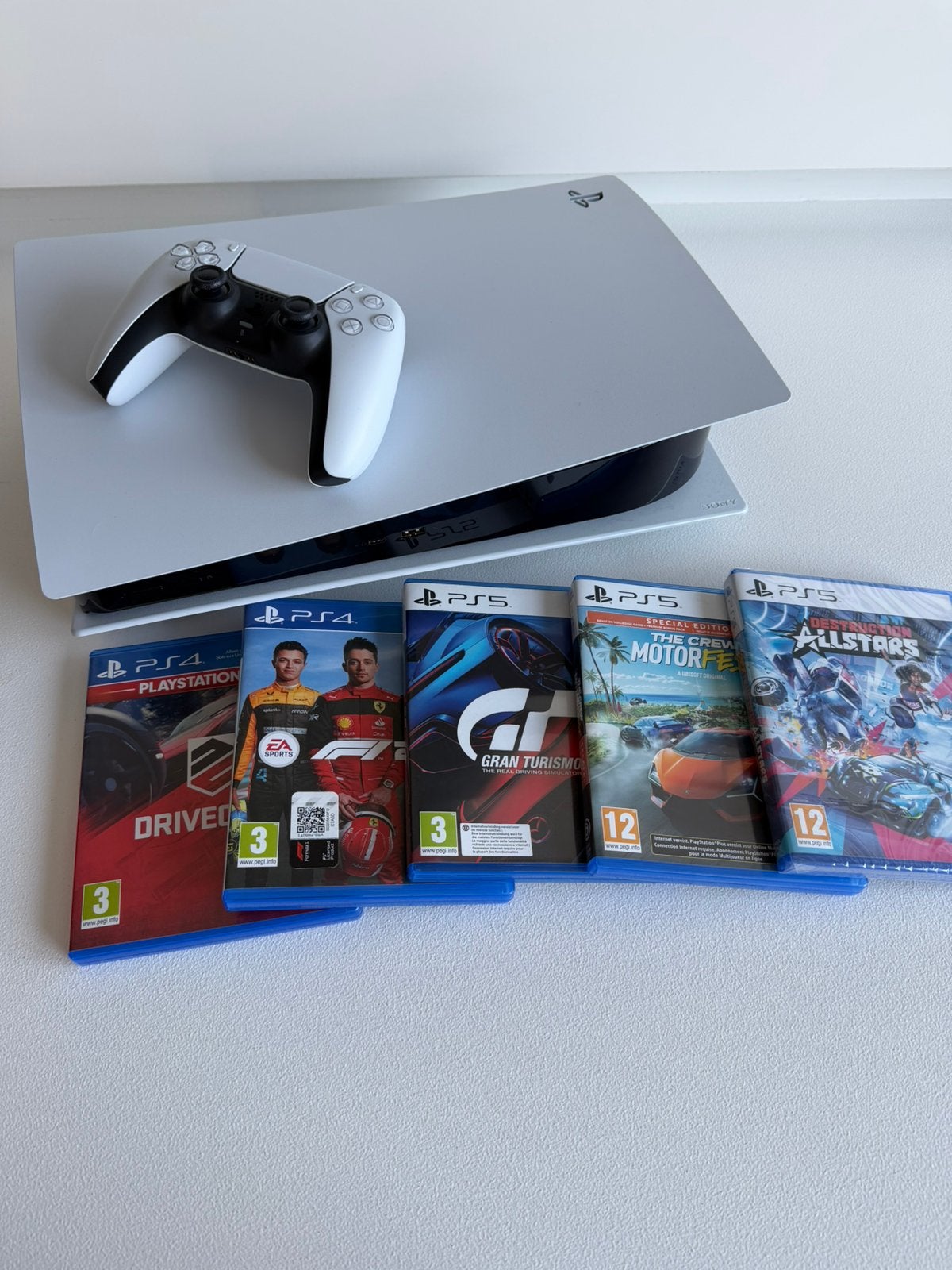 Playstation 5 disc edition met 5 games, Consoles de jeu & Jeux vidéo, Consoles de jeu | Sony PlayStation 5, Enlèvement, Comme neuf