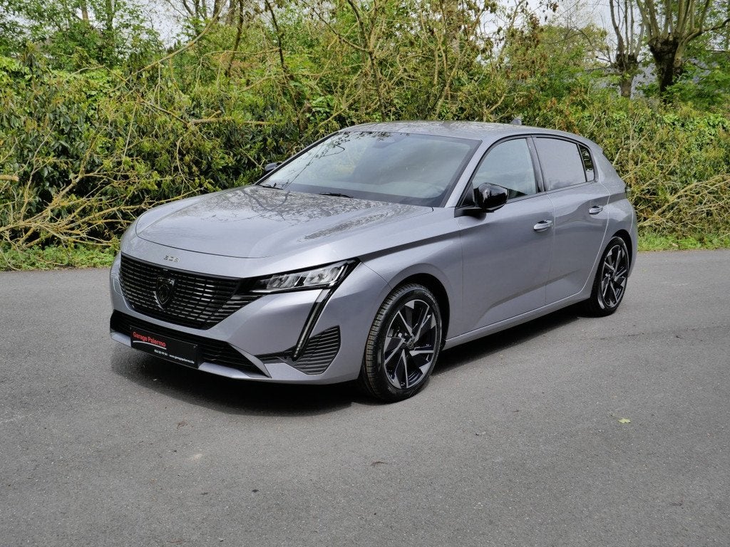 Peugeot 308 Allure Pack 130PK (bj 2023), Auto's, Voorwielaandrijving, Gebruikt, Zwart, 1199 cc