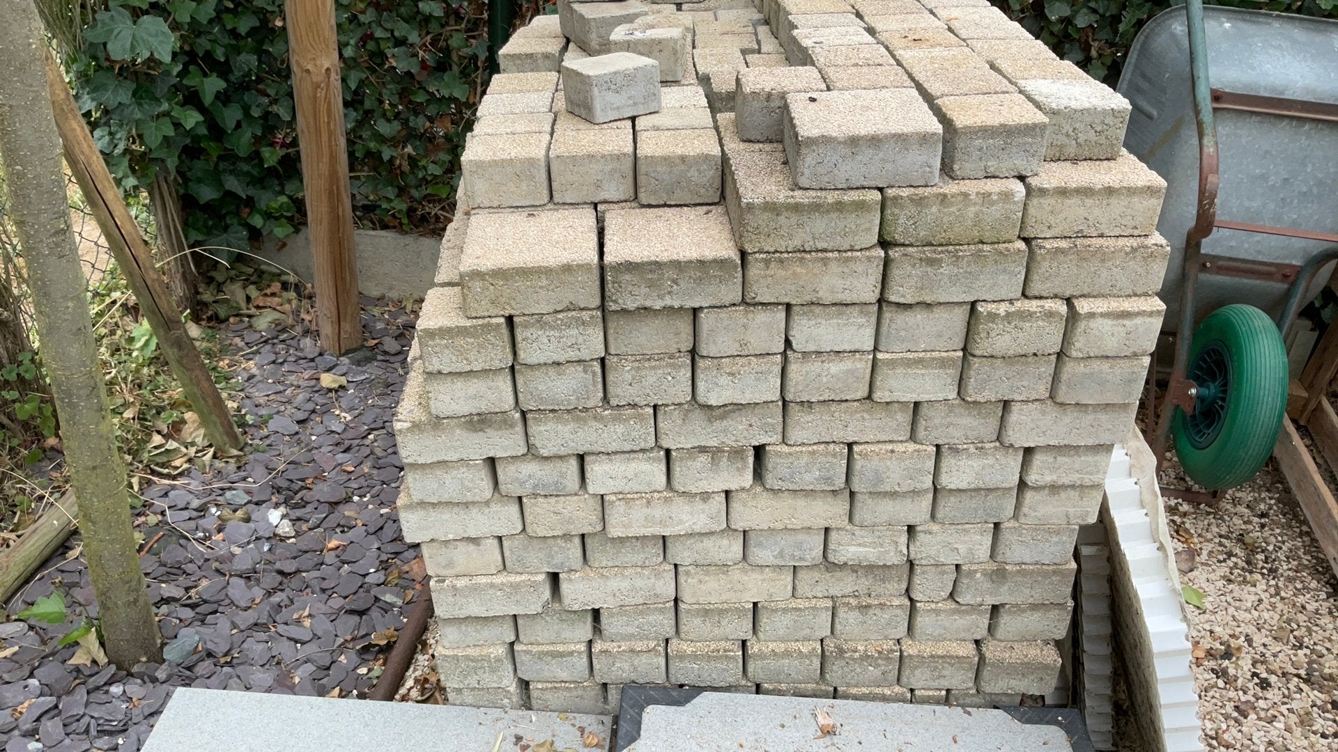 Les voyelles peuvent être récupérées gratuitement, Jardin & Terrasse, Pavé & Dalles, Enlèvement, Utilisé, Briques