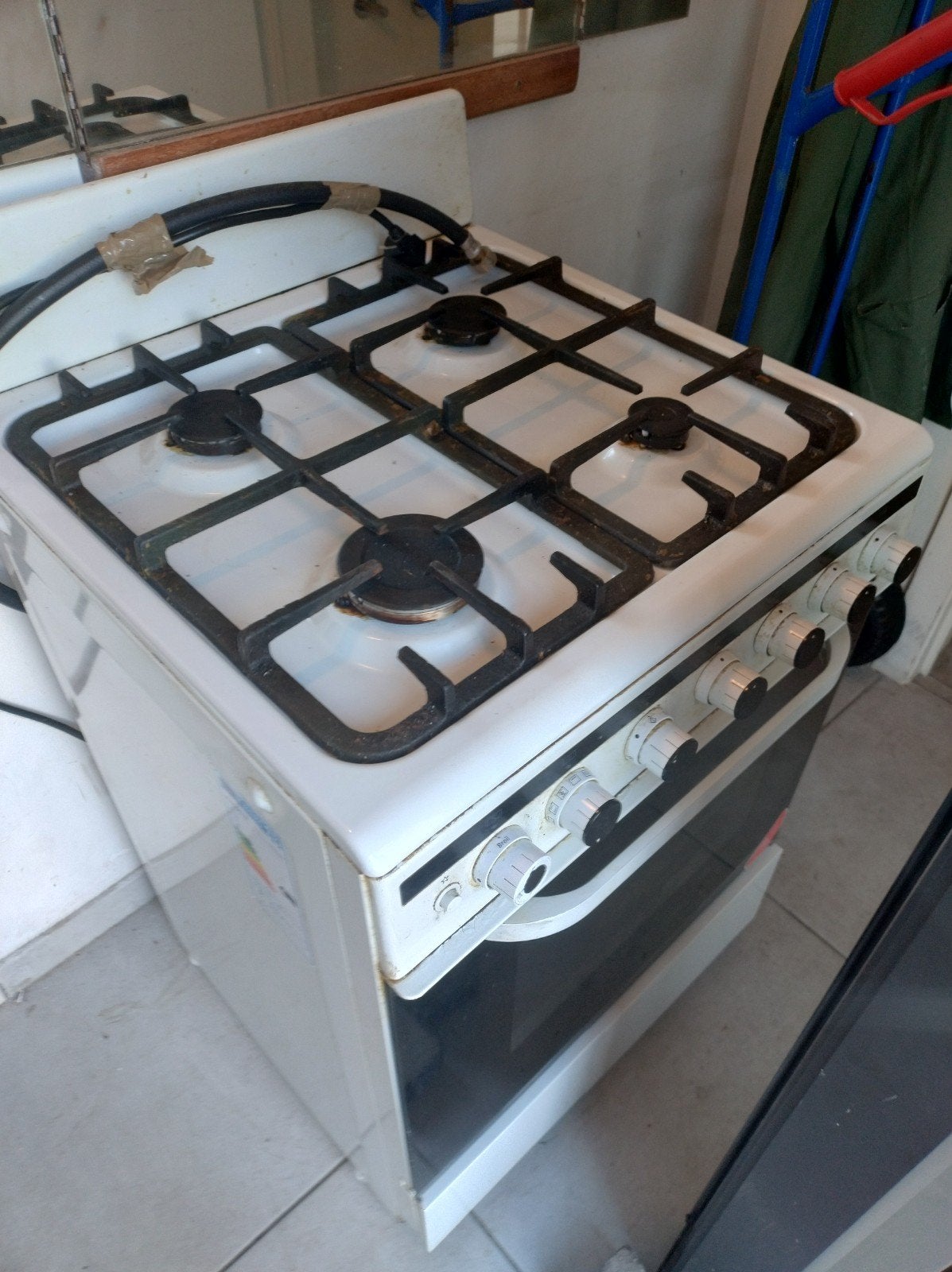 Gasfornuis Met Oven Werkt Perfeckt H 82.5 Cm B 59 Cm, Ophalen, Minder dan 85 cm, Tussenbouw, 4 kookzones