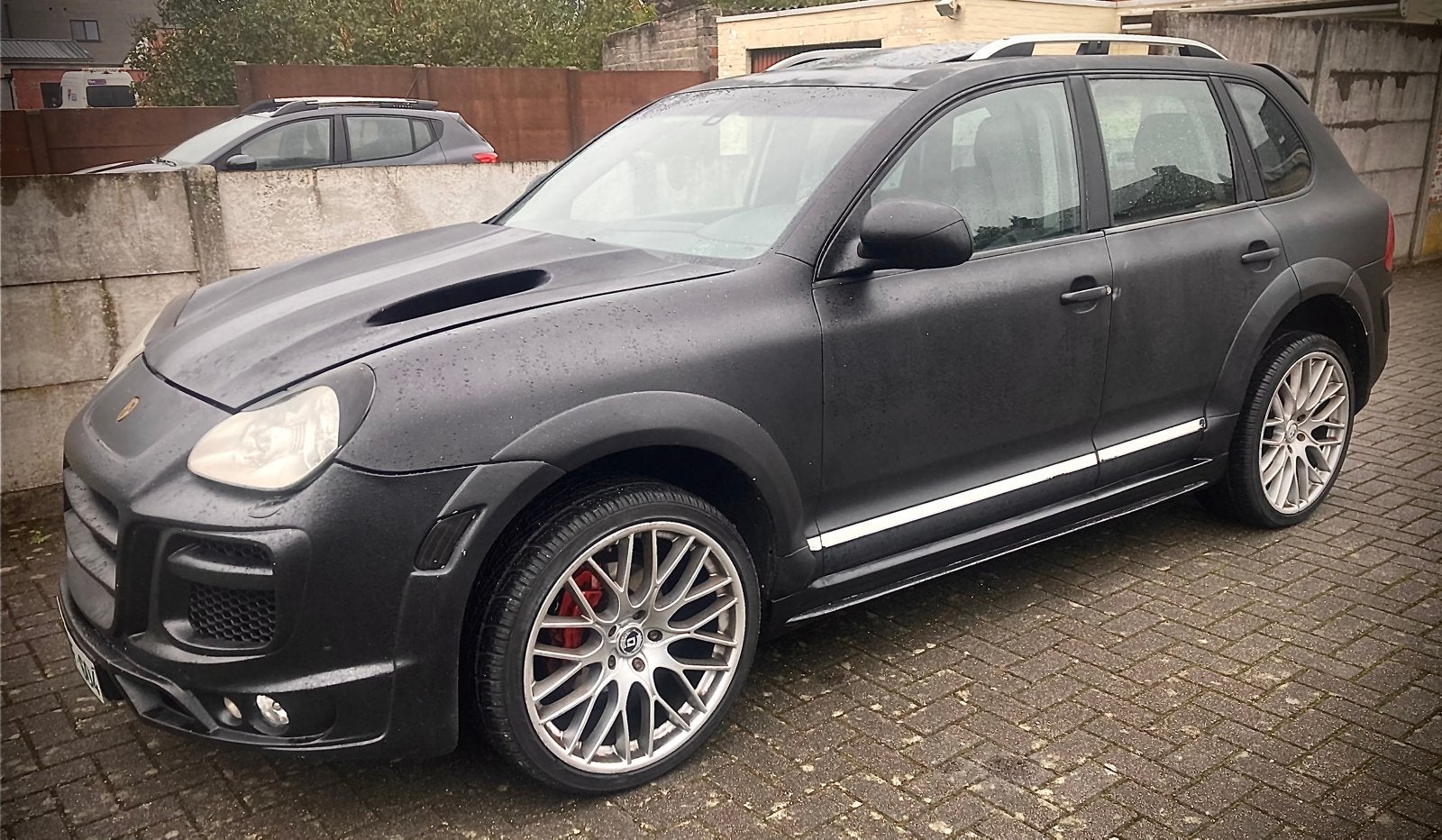 Porsche Cayenne 3.2i v6 Wife body 188000km, Auto's, Automaat, Cayenne, Zwart, Xenon verlichting