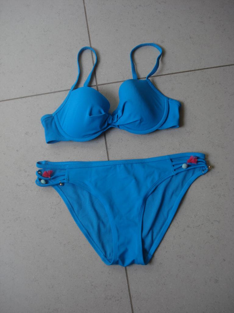Hunkemöller blauwe bikini, dames/meisjes. mt 75B/L, Kleding | Dames, Badmode en Zwemkleding, Blauw, Ophalen of Verzenden, Bikini