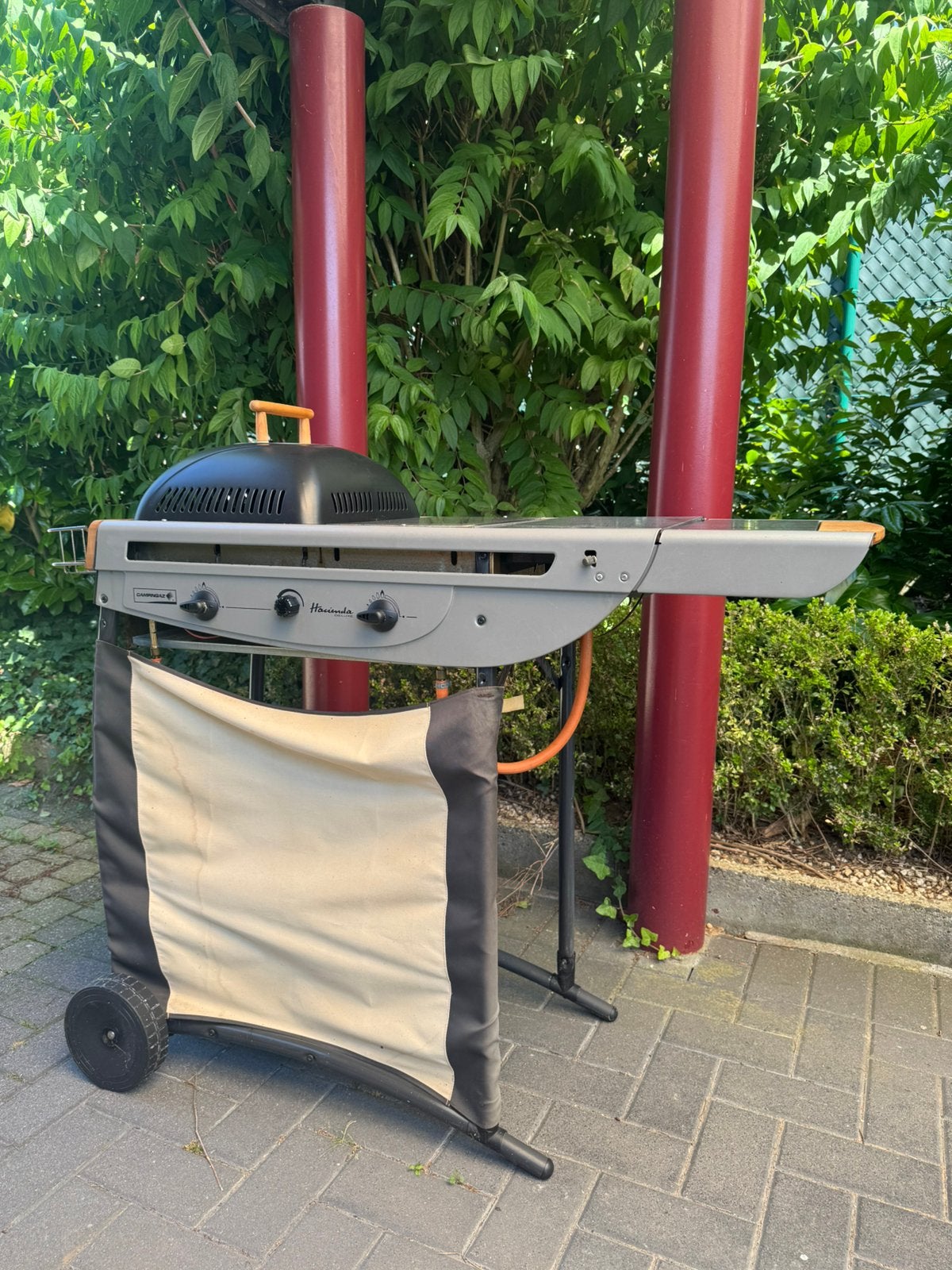 Gasbarbecue met kookplaat en lavasteen- Hacienda Deluxe, Ophalen, Gebruikt