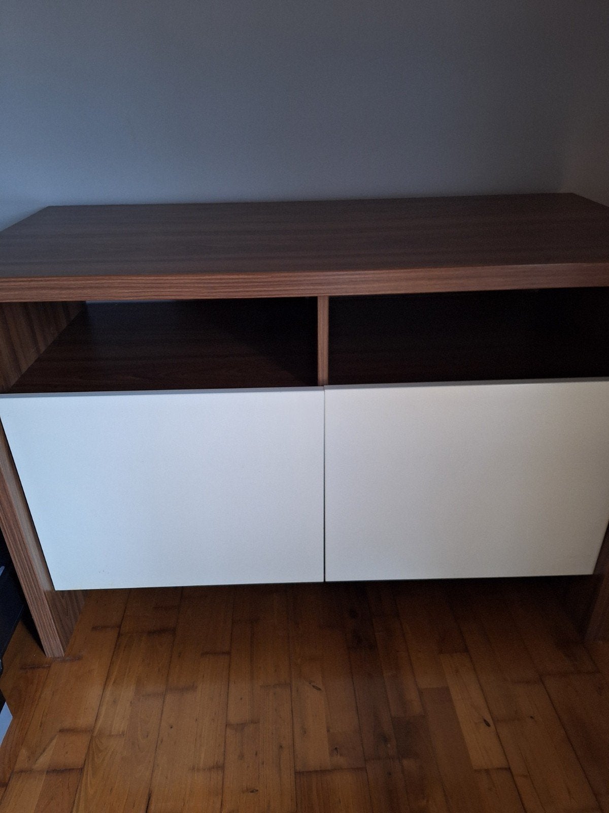kastje commode, Enlèvement