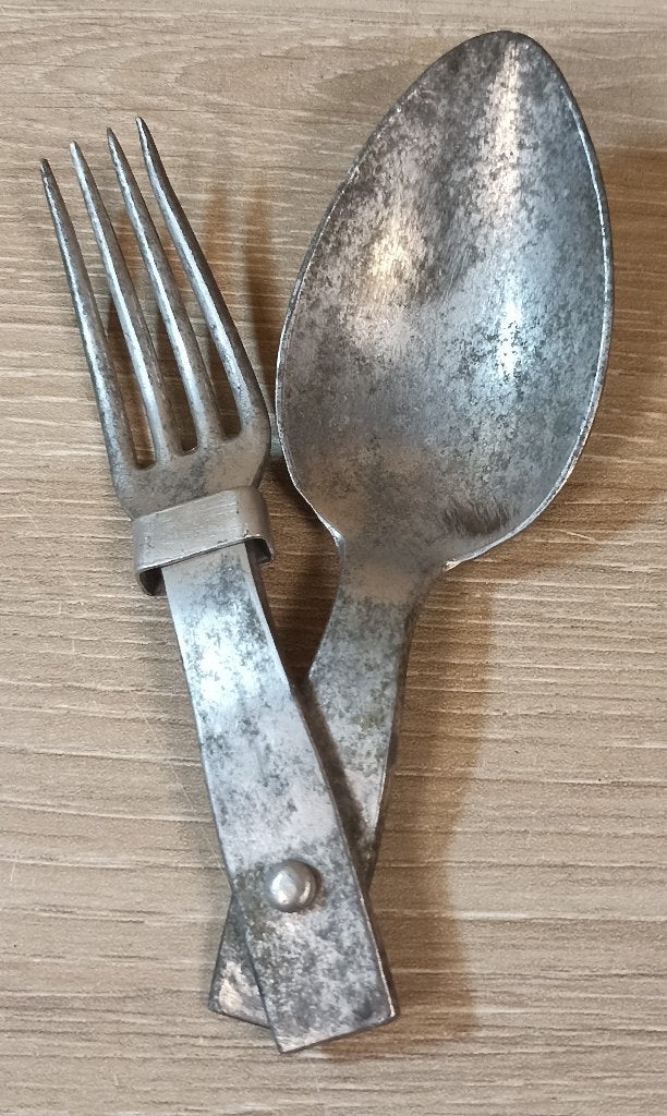 Couvert Allemand pliant (Göffel) retrouvé à Houffalize ww2, Verzenden, Landmacht, Overige typen
