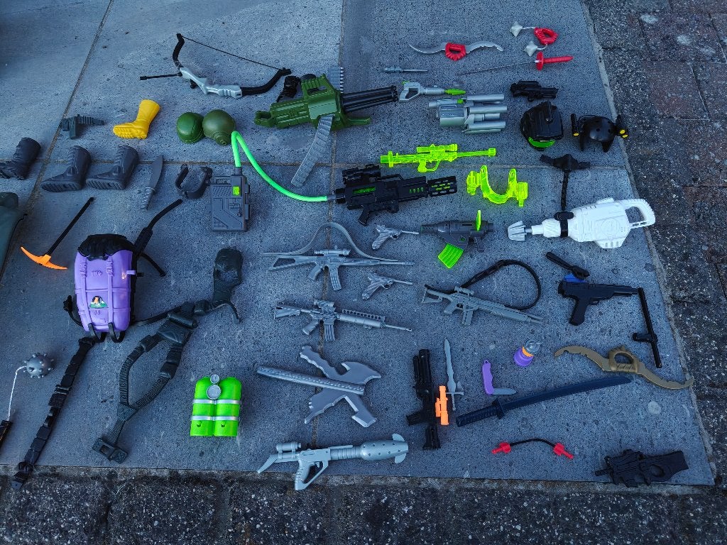 Action man Attributes, Ophalen of Verzenden, Zo goed als nieuw