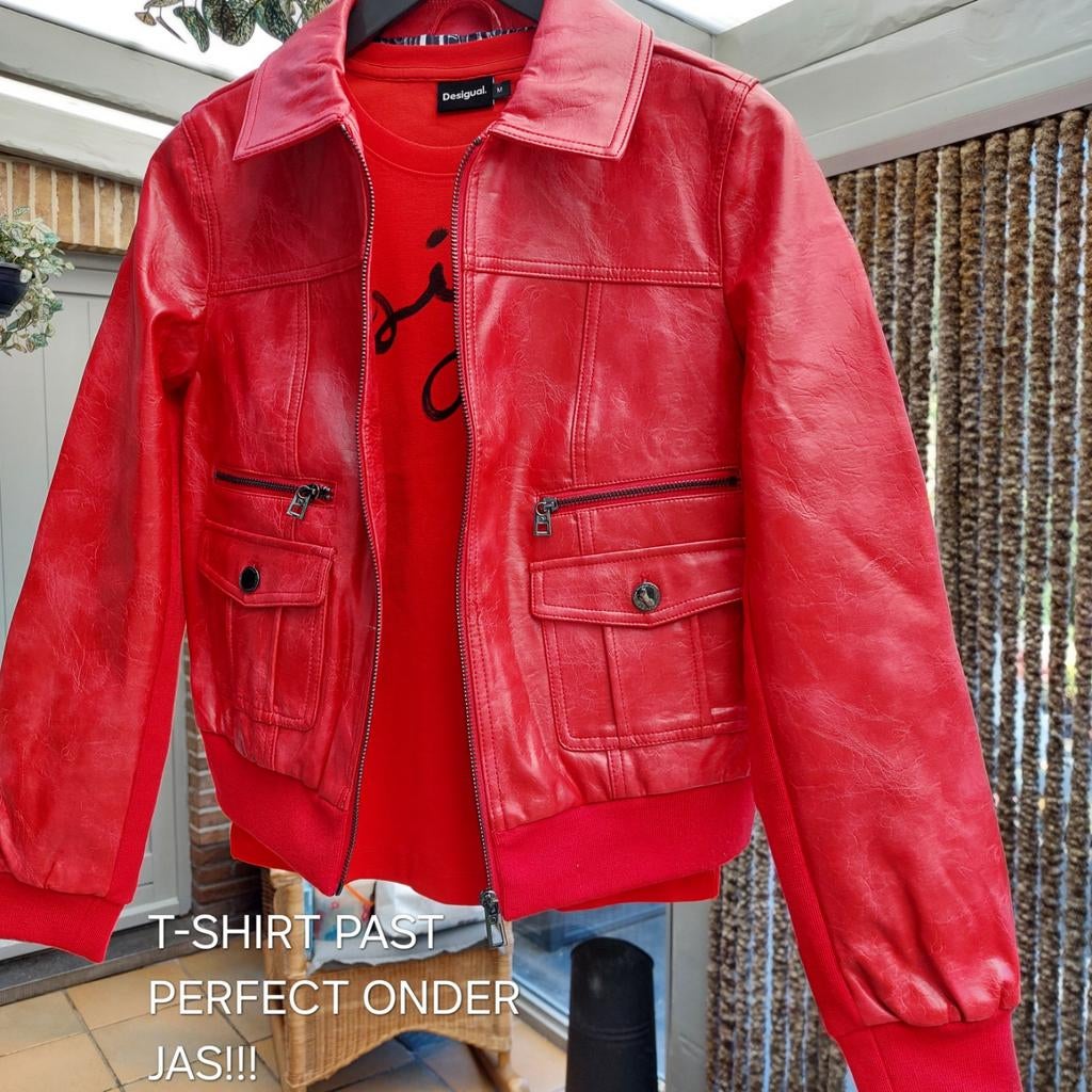 NIET GEDRAGEN KLEDING!!! AANGEPAST!!!, Ophalen of Verzenden, Rood