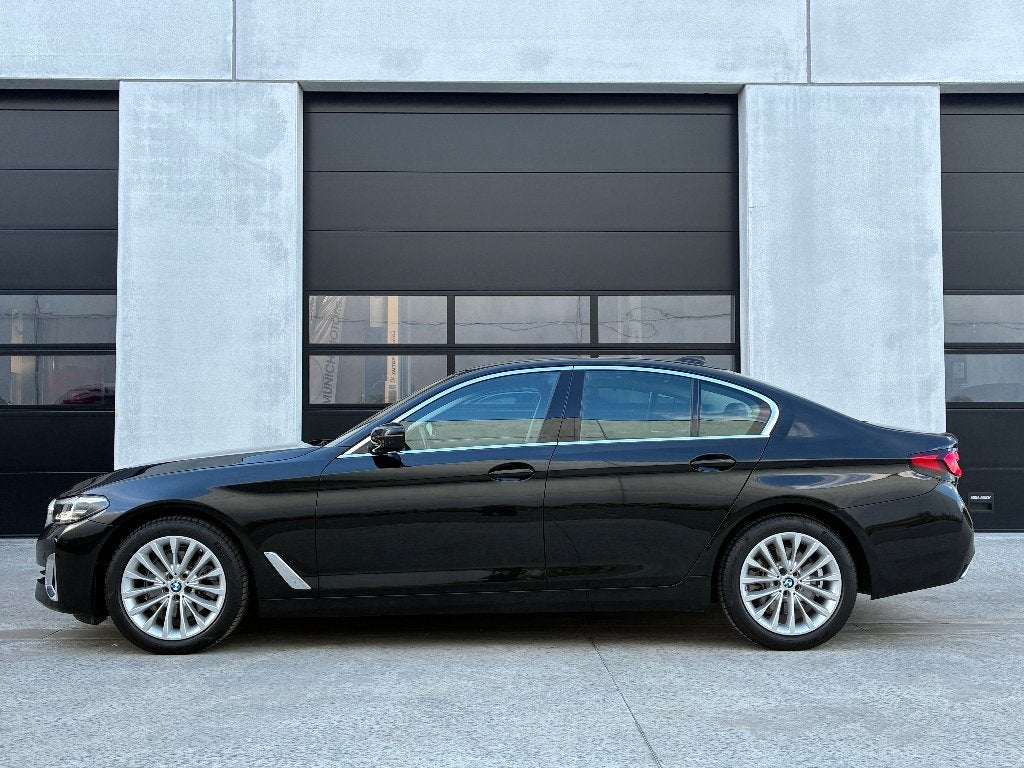BMW 520i Berline /Luxe/Accès confort/... Garantie de 2 ans, Cuir, Essai à domicile, Entreprise, Garantie prolongée