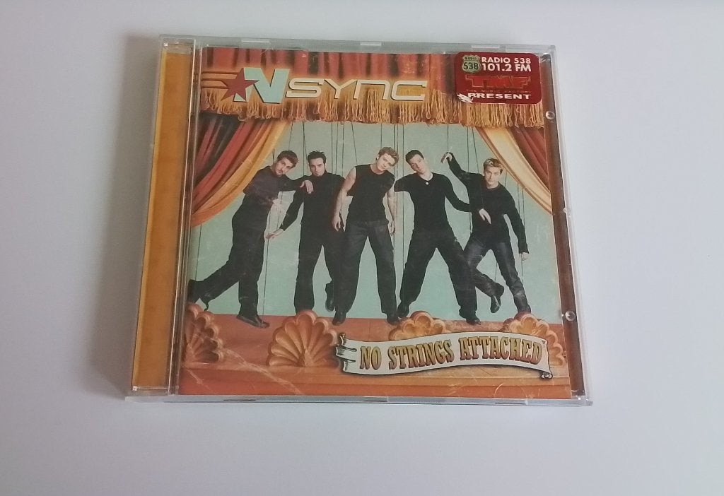 CD NSYNC - No strings attached (Justin Timberlake), Enlèvement ou Envoi, Utilisé