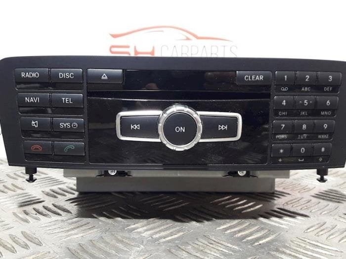 Radio CD Speler van een Mercedes B-Klasse, Gebruikt, -, Ophalen of Verzenden, -