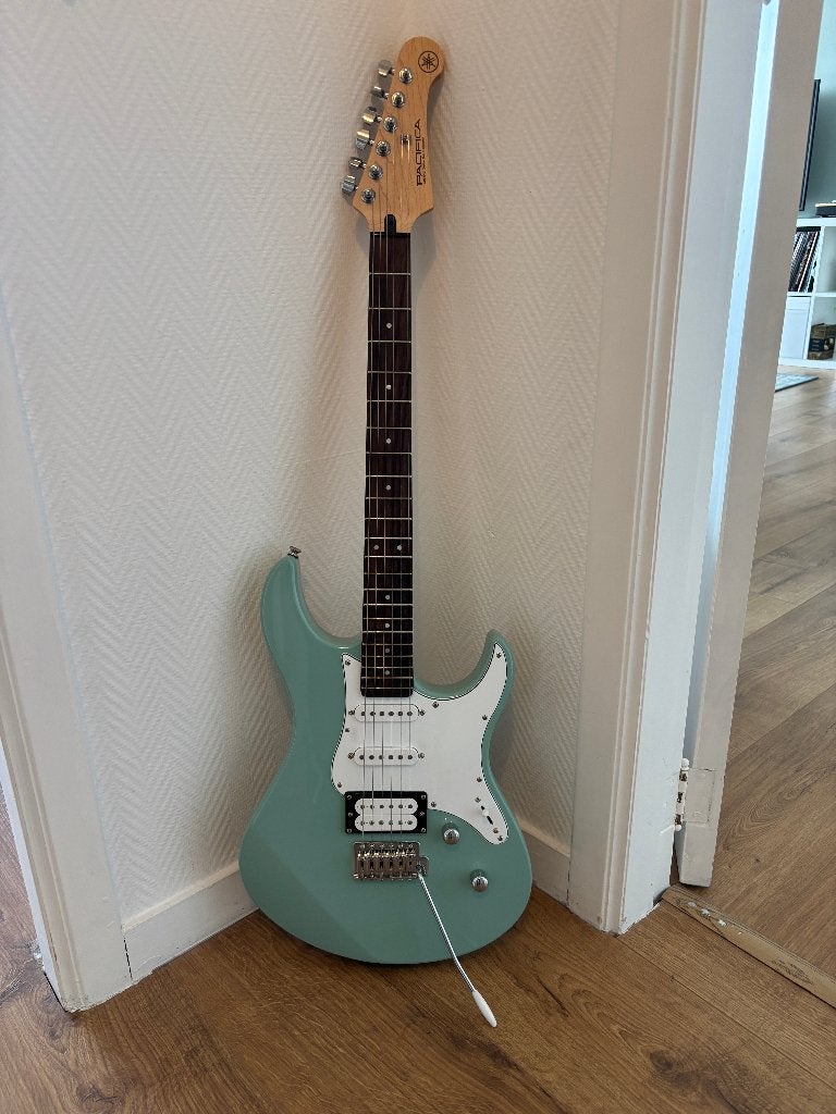 Yamaha Pacifica 112V, Musique & Instruments, Enlèvement, Comme neuf, Solid body, Autres marques