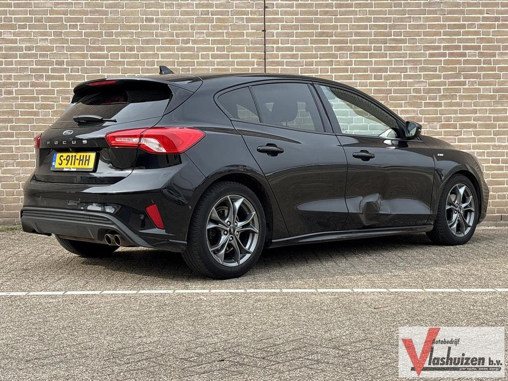 Ford Focus 1.0 EcoBoost Titanium Business | € 6.200,- NETTO!, Focus, 103 g/km, Zwart, Bedrijf