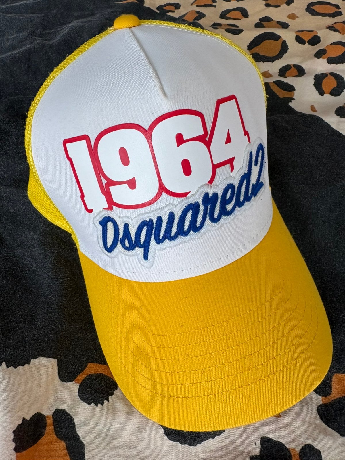 Dsquared2 pet, Ophalen of Verzenden, Zo goed als nieuw, One size fits all, Pet