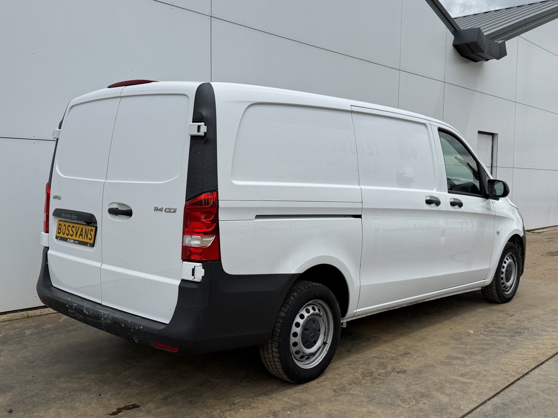 Mercedes-Benz Vito 114 1.9 CDI Automaat L2H1 Climate Control, Auto's, Bestelwagens en Lichte vracht, 4 deurs, Zwart, 4 cilinders