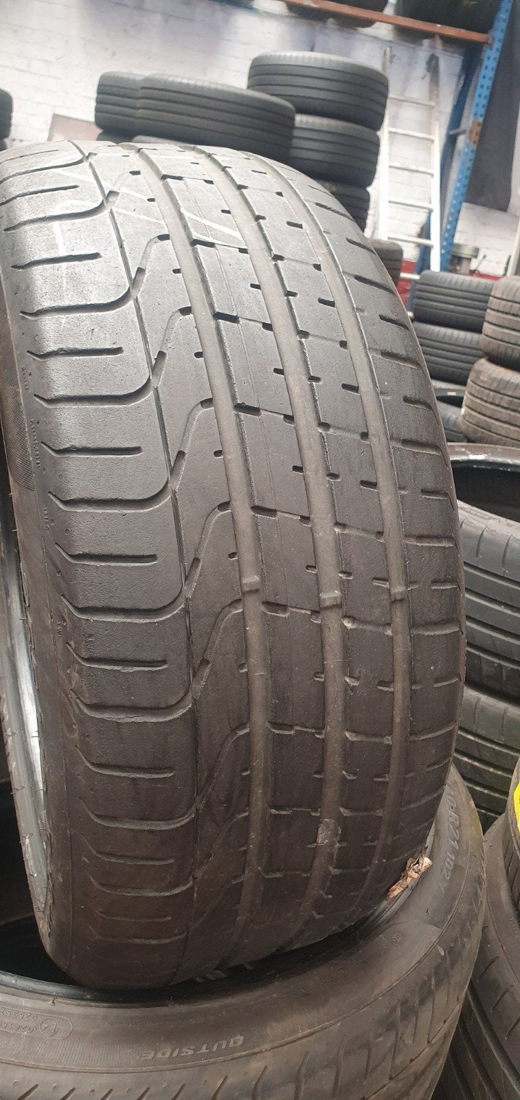 255/40R19 PIRELLI TOP QUALITÉ AVEC MONTAGE ET ÉQUILIBRAGE, Enlèvement