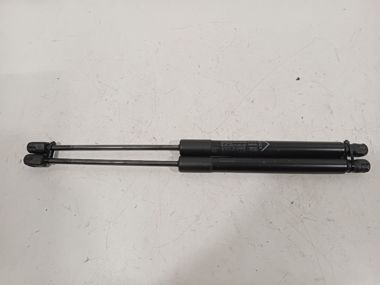 Gasdrukveerset achter Fiat 500X, Onderdelen@venauto.nl, Van der Ven Autorecycling B.V., Ettenseweg 76, 4706 PB Roosendaal, The Netherlands