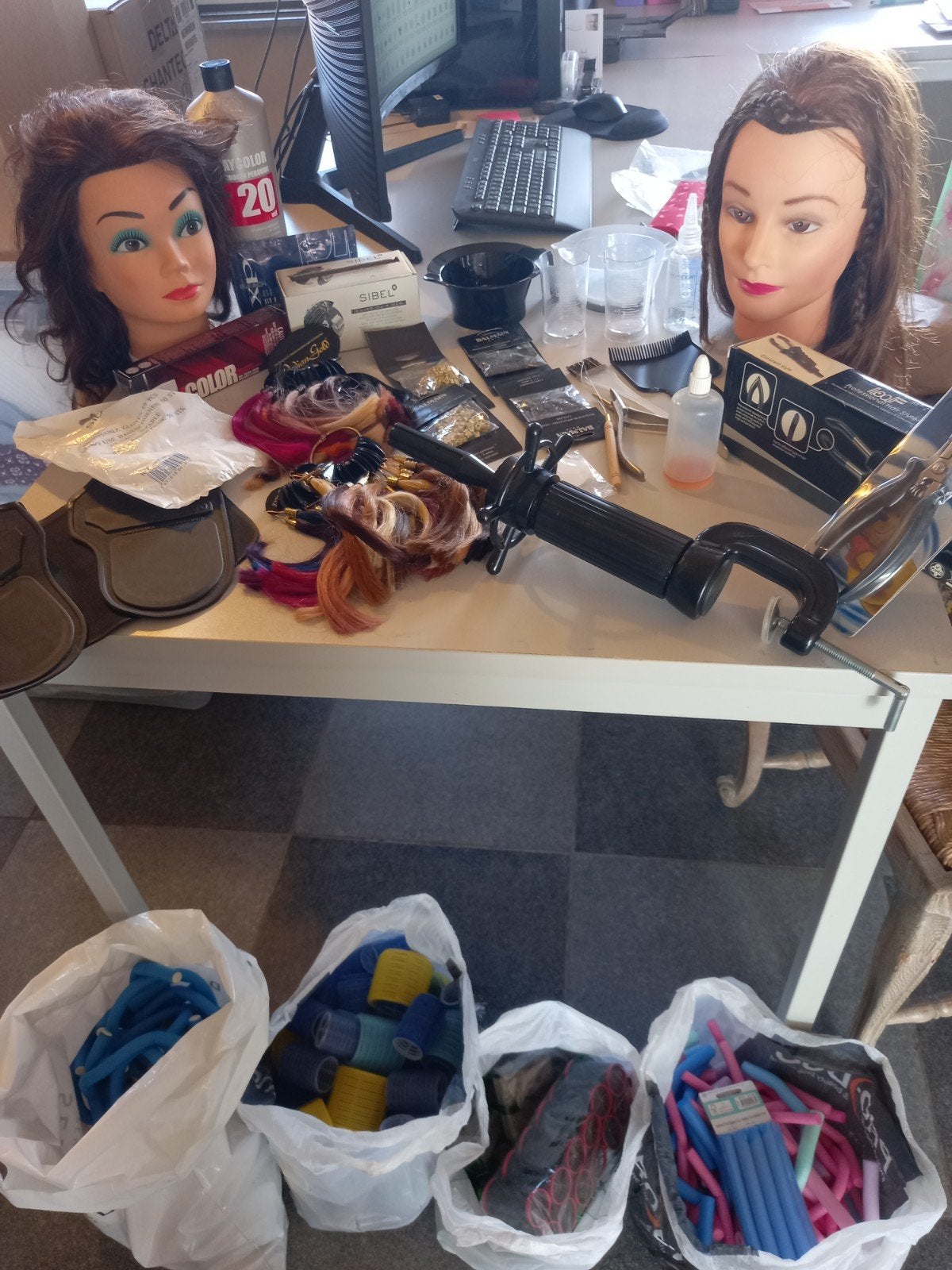 Lot kappersmateriaal in nieuwstaat, Ophalen