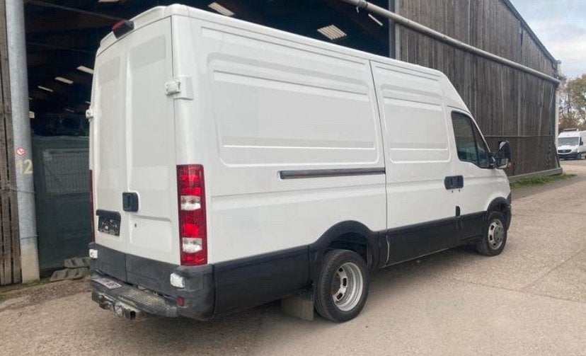 Iveco daily 3.0d airco 3,5T, Euro 5, Achterwielaandrijving, Zwart, Iveco