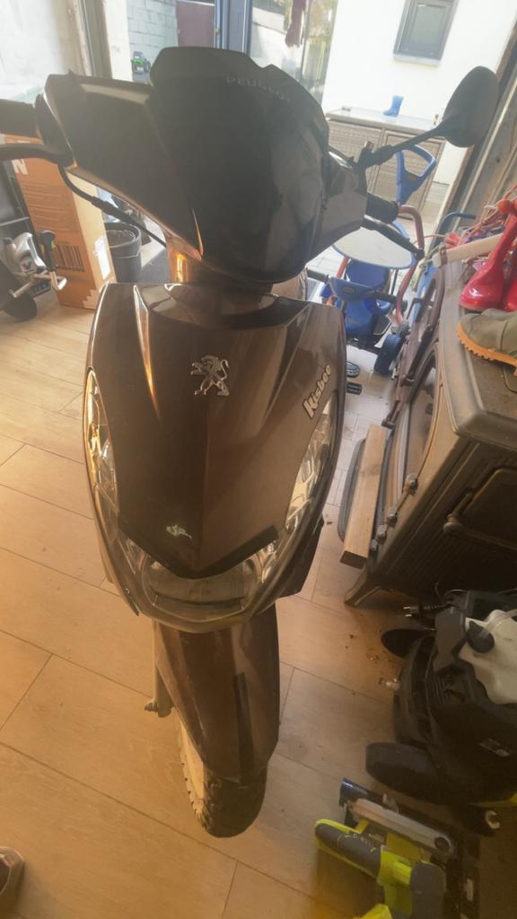 Peugeot kisbee classe a.   A échange ou vendre, Enlèvement ou Envoi, Comme neuf