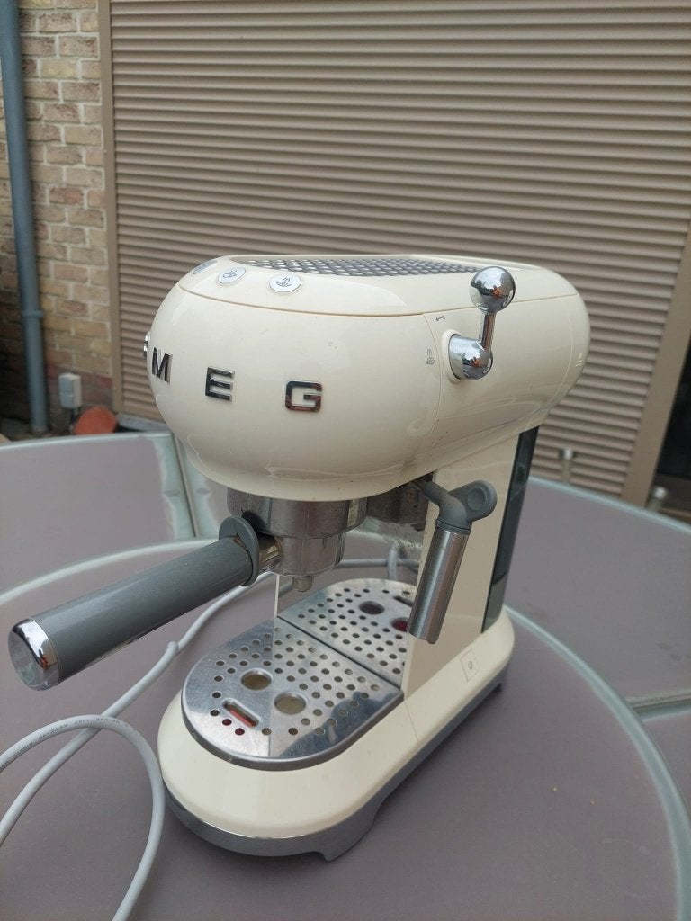 SMEG espressomachine, Elektronische apparatuur, Koffiezetapparaten, Ophalen, Zo goed als nieuw, Espresso apparaat, Gemalen koffie