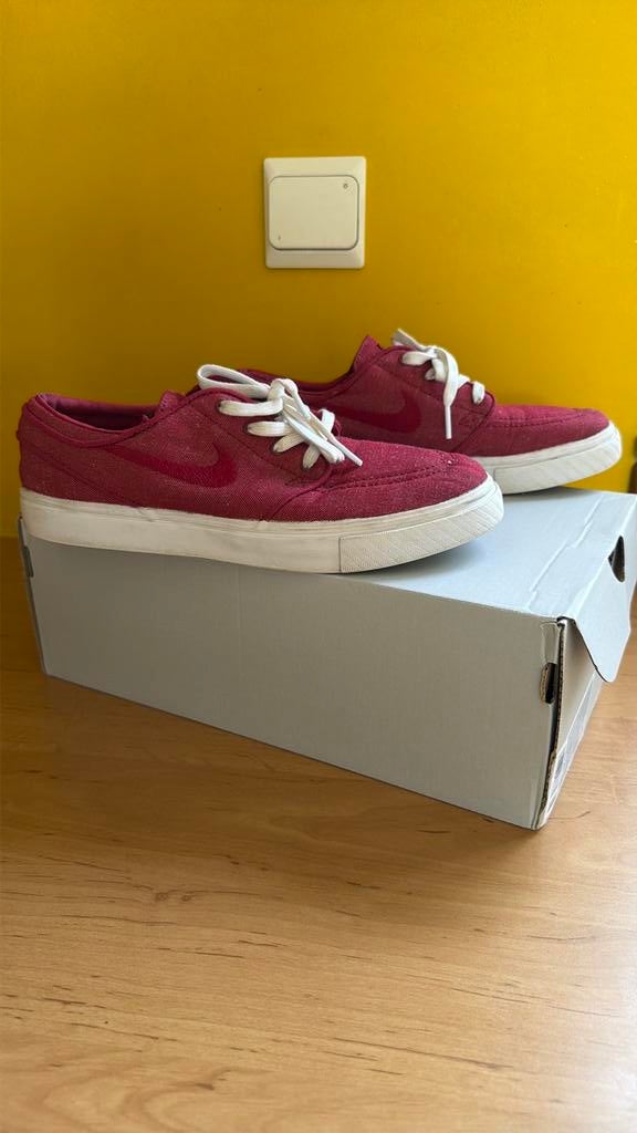 baskets Nike SB Zoom Stefan Janoski 39 rouge,, Enlèvement ou Envoi, Comme neuf