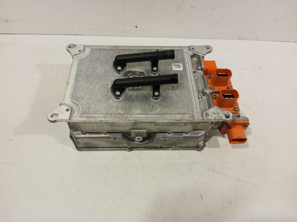 Acculader Cupra Leon, Onderdelen@venauto.nl, Van der Ven Autorecycling B.V., Gebruikt, Ettenseweg 76, 4706 PB Roosendaal, The Netherlands