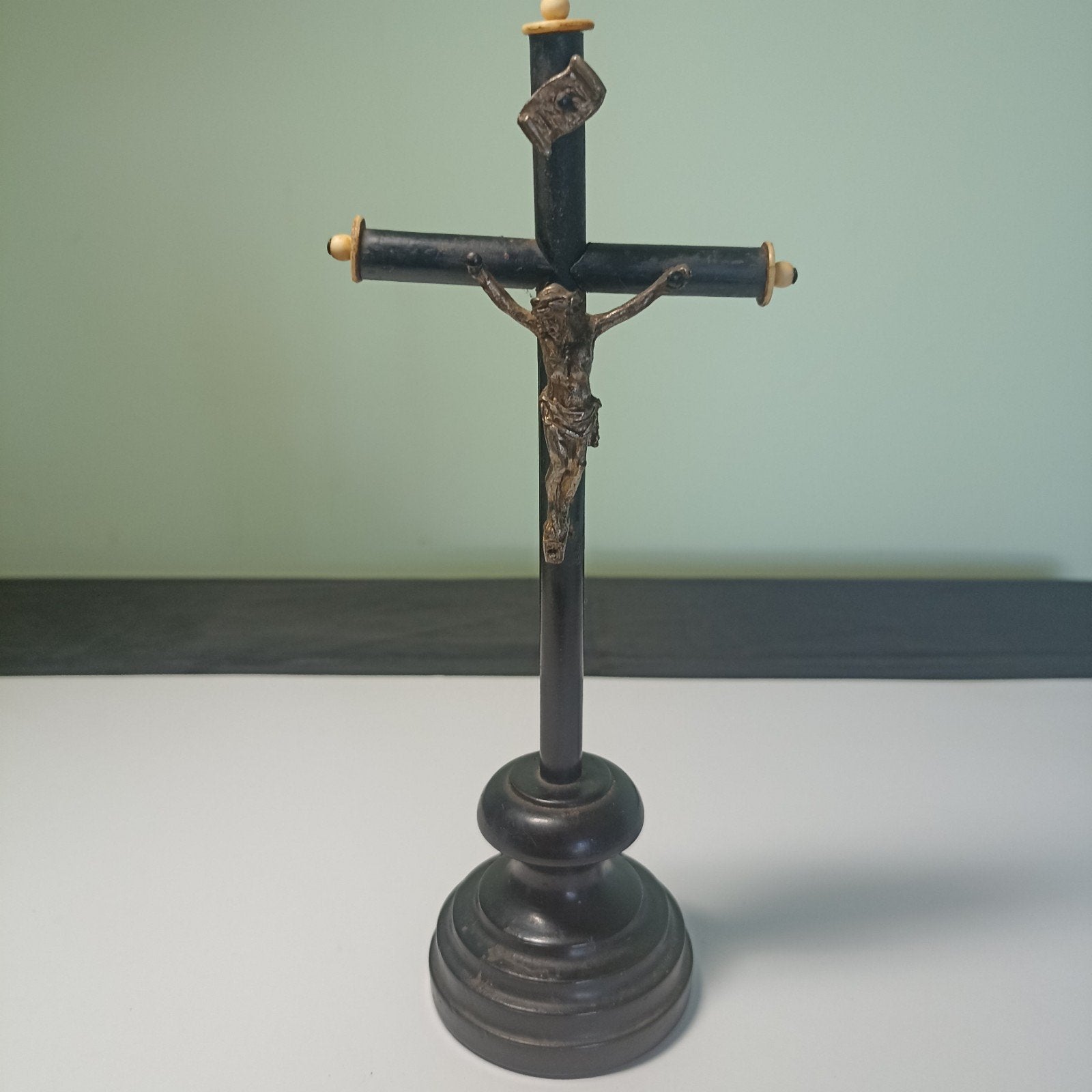 Antieke Napoléon III Crucifix – Geëboniseerd Hout & Ivoor –, Antiek en Kunst, Ophalen of Verzenden