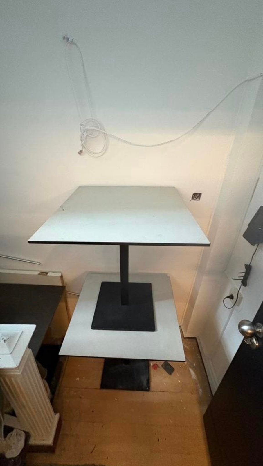 Table carré pour restaurant ou autre, Bricolage & Construction, Enlèvement ou Envoi, Comme neuf