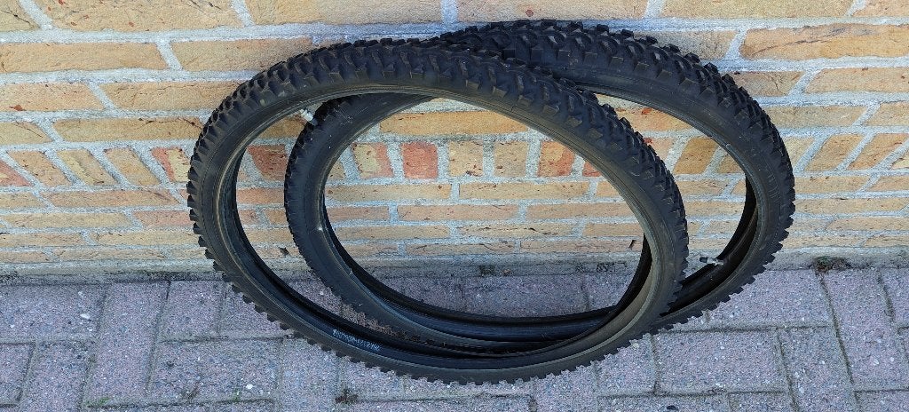 2 mountainbike banden 26x2.0, Ophalen, Band, Zo goed als nieuw, Mountainbike