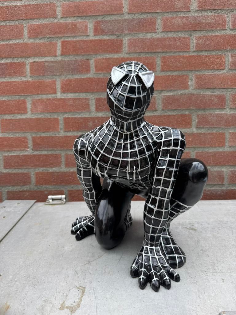 Black Spiderman beeld, Verzamelen, Beelden en Beeldjes, Zo goed als nieuw, Fantasy, Ophalen