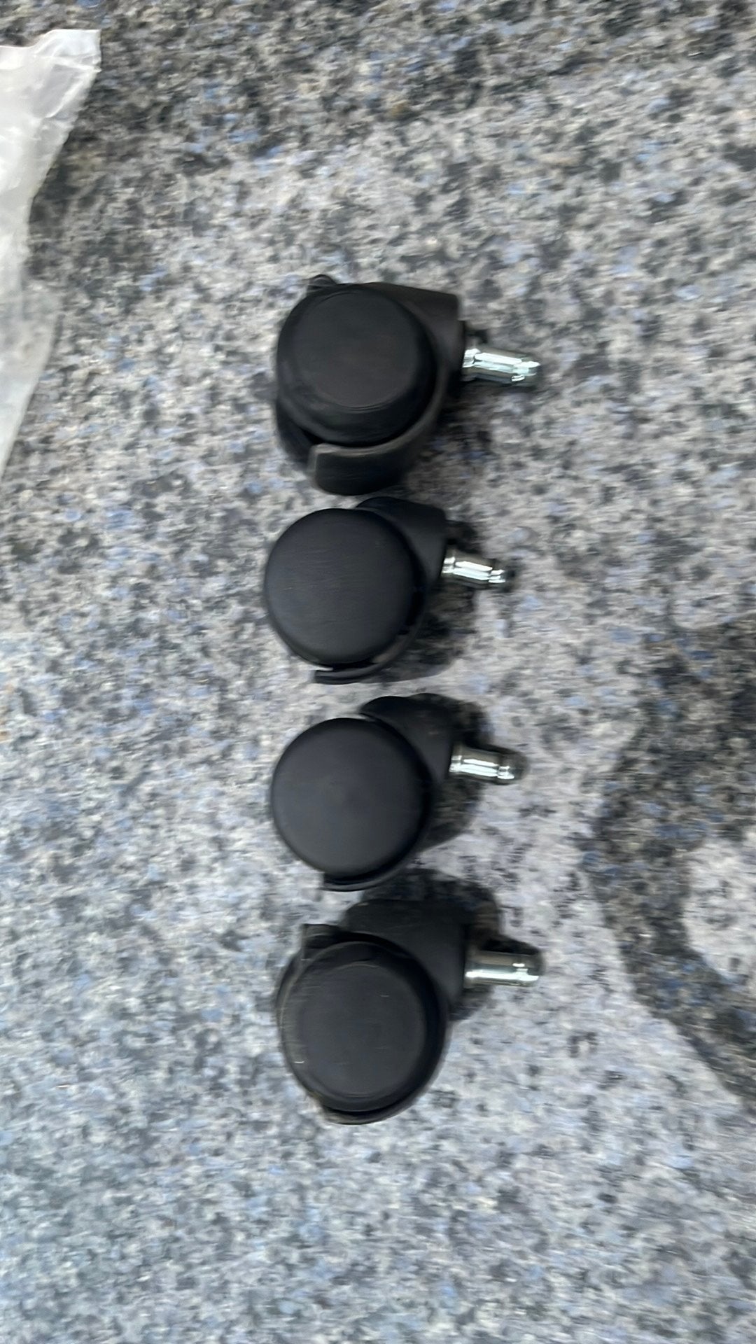 Nieuwe wieltjes voor kast of plantenbak, Doe-het-zelf en Bouw, Ophalen, Zo goed als nieuw